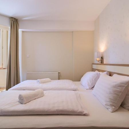 Villa Marina Inn Сиофок Екстериор снимка